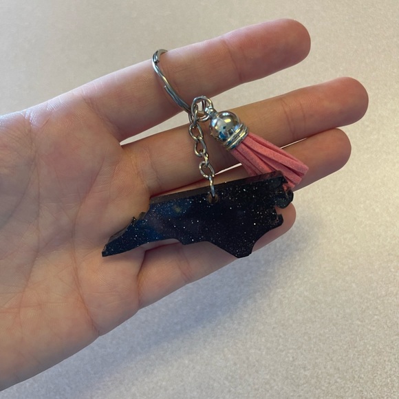 🎉🎉HP🎉🎉 Handmade U.S. State Keychain - North Carolina - Picture 2 of 6